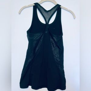 Lululemon workout top